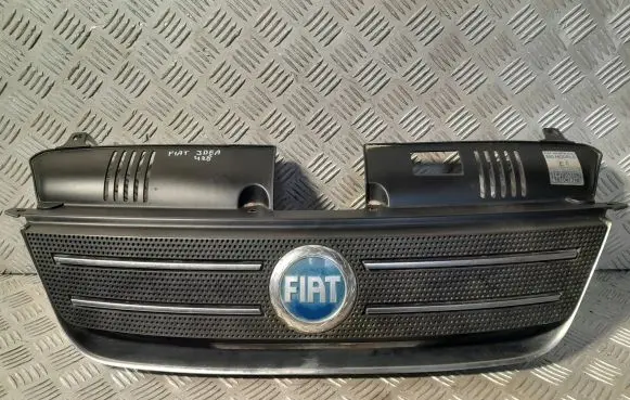 Fiat Idea Front bumper upper radiator grill 735357980