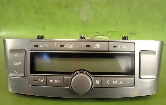 Toyota Avensis T250 Climate control unit