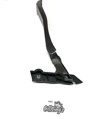 Audi A5 Sportback 8TA Fender mounting bracket 8T0821136G