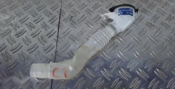 Lexus CT 200H Windshield washer fluid reservoir/tank HLC33110