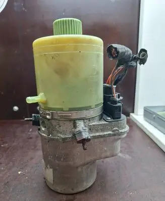 Audi A2 Power steering pump 6Q0423371