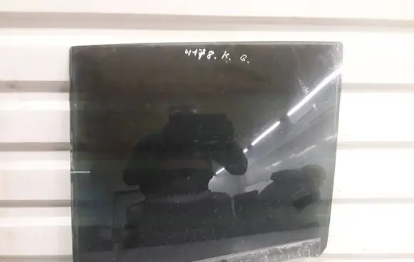 Renault Modus Rear door window glass 