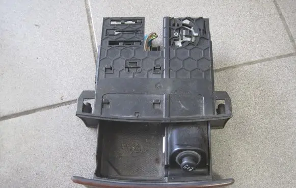 Mercedes-Benz ML W164 Car ashtray A1648100030