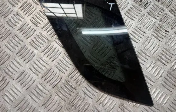 Ford Ecosport Rear side window