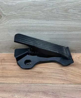 Skoda Yeti (5L) Accelerator throttle pedal 1K1721503S 181209 5510100102