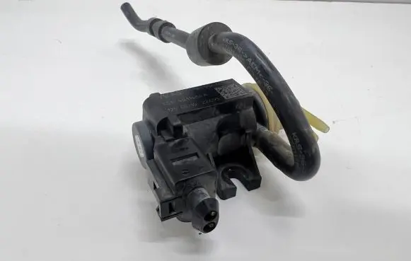 Volkswagen PASSAT B8 Turbo solenoid valve 04L131051F 28012016 16062011