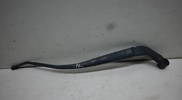 Front wiper blade arm