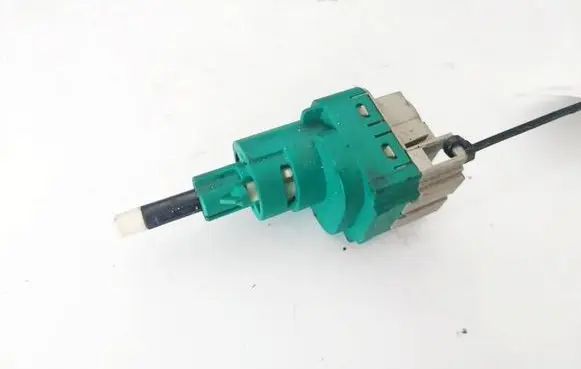 Volkswagen Touareg I Brake pedal sensor switch 7L6945511