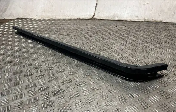 Renault Trafic III (X82) Sliding door middle rail 777606073R