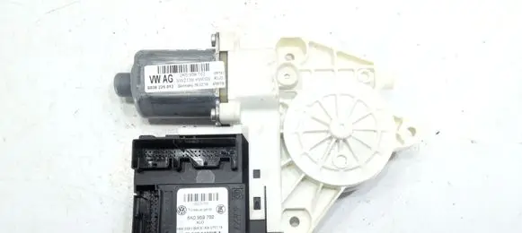 Volkswagen Caddy Front door window regulator motor 5K0959792