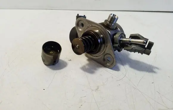 KIA Soul Fuel injection high pressure pump 353202B140 0261520306