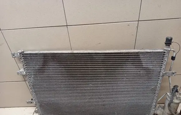Volvo V70 A/C cooling radiator (condenser) 31101053