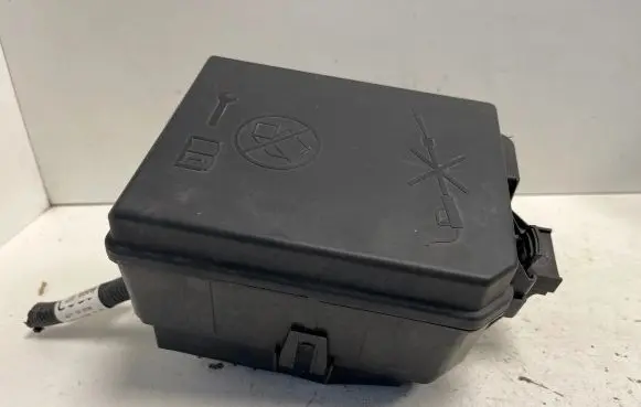 Opel Mokka Fuse box set 95263744