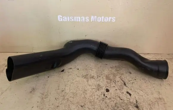 Volvo XC90 Air intake hose/pipe 8674836