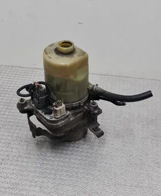 Ford Focus Power steering pump 4M513K514CB