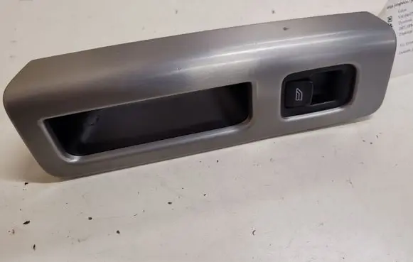Volvo V50 Electric window control switch 8663819