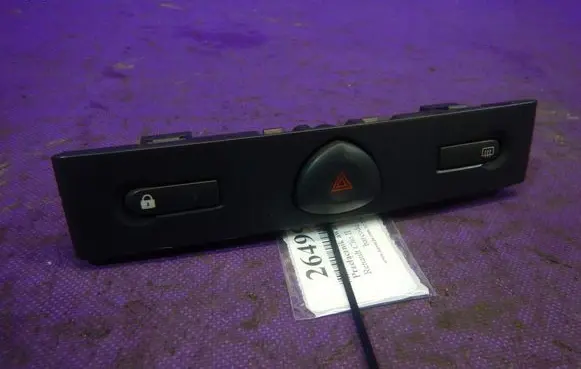Renault Clio II Hazard light switch 