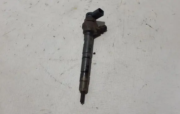 Volkswagen Caddy Fuel injector 03L130277Q