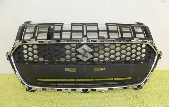 Suzuki Swift IV Front bumper upper radiator grill 71741-52R5