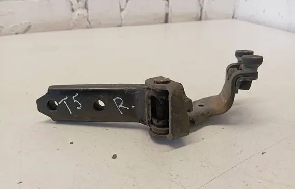 Volkswagen Transporter - Caravelle T5 Sliding door middle roller runner 7H0843336A