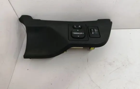 Toyota Yaris Electric window control switch 554460D060 183574