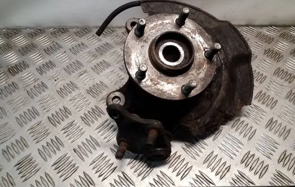 Toyota Auris E180 Front wheel hub