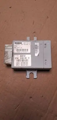 BMW 5 F10 F11 Air suspension control unit module (rear) 6860386 004002000 004014003