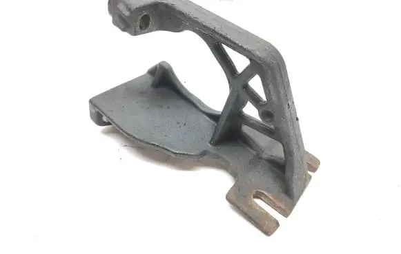 Nissan NV300 Engine mounting bracket 07854R