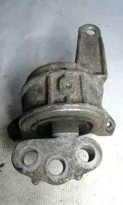 Opel Zafira A Engine mount bracket 90575772