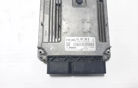 Volkswagen Golf VII Engine control unit/module 04L907309B