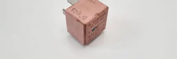 Renault Laguna I Other relay 8200308271 20240041