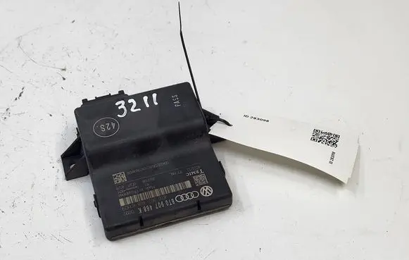 Audi A4 S4 B8 8K Gateway control module 8T0907468K