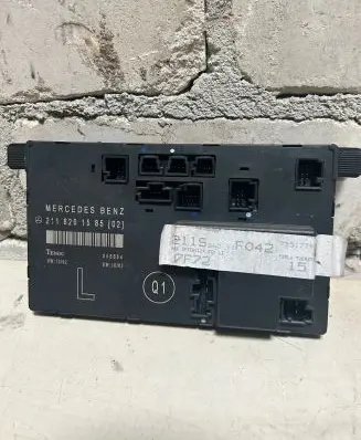 Mercedes-Benz E W211 Door control unit/module 2118201585