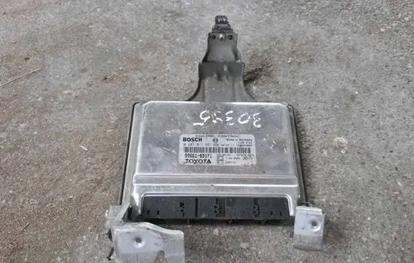 Toyota Yaris Engine control unit/module 896610D171