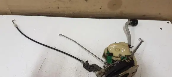 KIA Sorento Front door lock