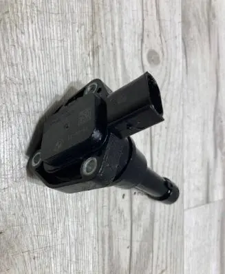 BMW X2 F39 Oil level sensor 8638757