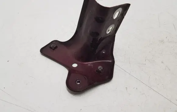 Skoda Fabia Mk2 (5J) Fender mounting bracket 5J0821142
