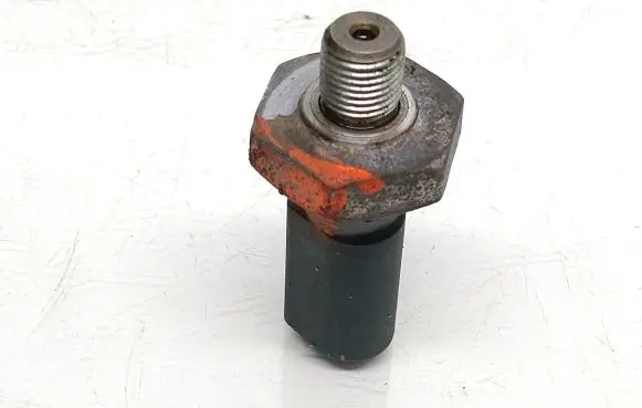 Skoda Octavia Mk2 (1Z) Oil pressure sensor 036919081c