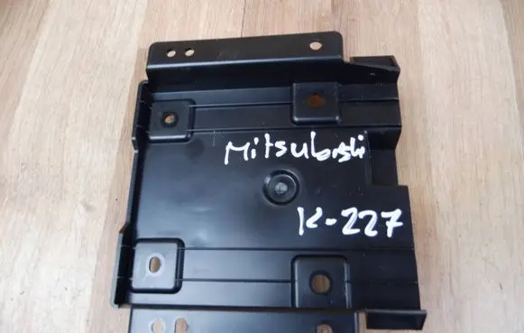 Mitsubishi Outlander Other interior part 8781A147