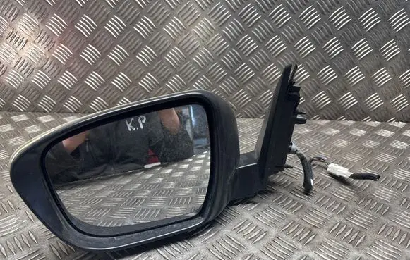 Nissan Qashqai Front door electric wing mirror 