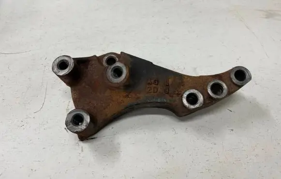 Honda Accord Engine mounting bracket