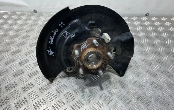 Mitsubishi Outlander IV Front wheel hub