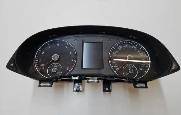 Volkswagen PASSAT B7 USA Speedometer (instrument cluster) 561920960B