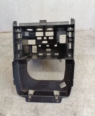 Radio/GPS head unit trim