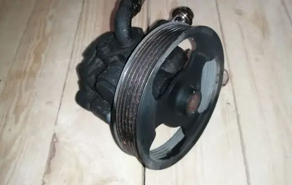Mazda 3 I Power steering pump