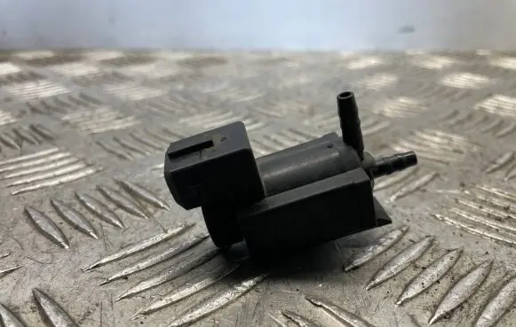 BMW 7 F01 F02 F03 F04 Turbo solenoid valve 7810831