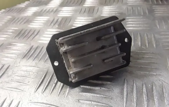 Toyota Previa (XR30, XR40) II Heater blower motor/fan resistor 0778000660