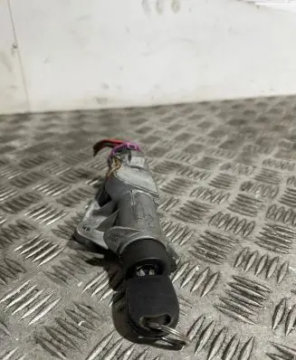 Volkswagen Golf III Ignition lock 4B0905851C