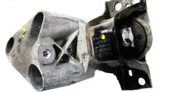 Nissan NV200 Engine mount bracket 8200131305 8200140031 11210AY600