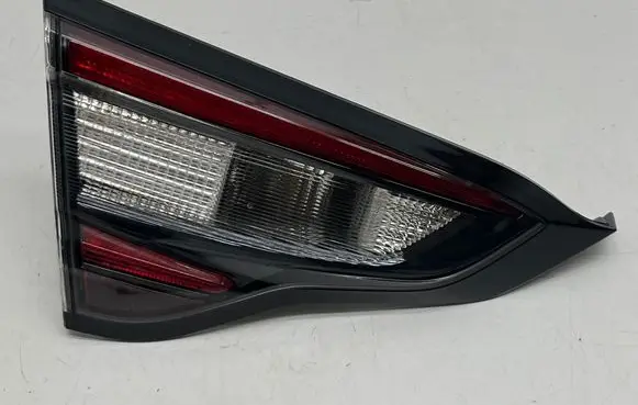 Tailgate rear/tail lights